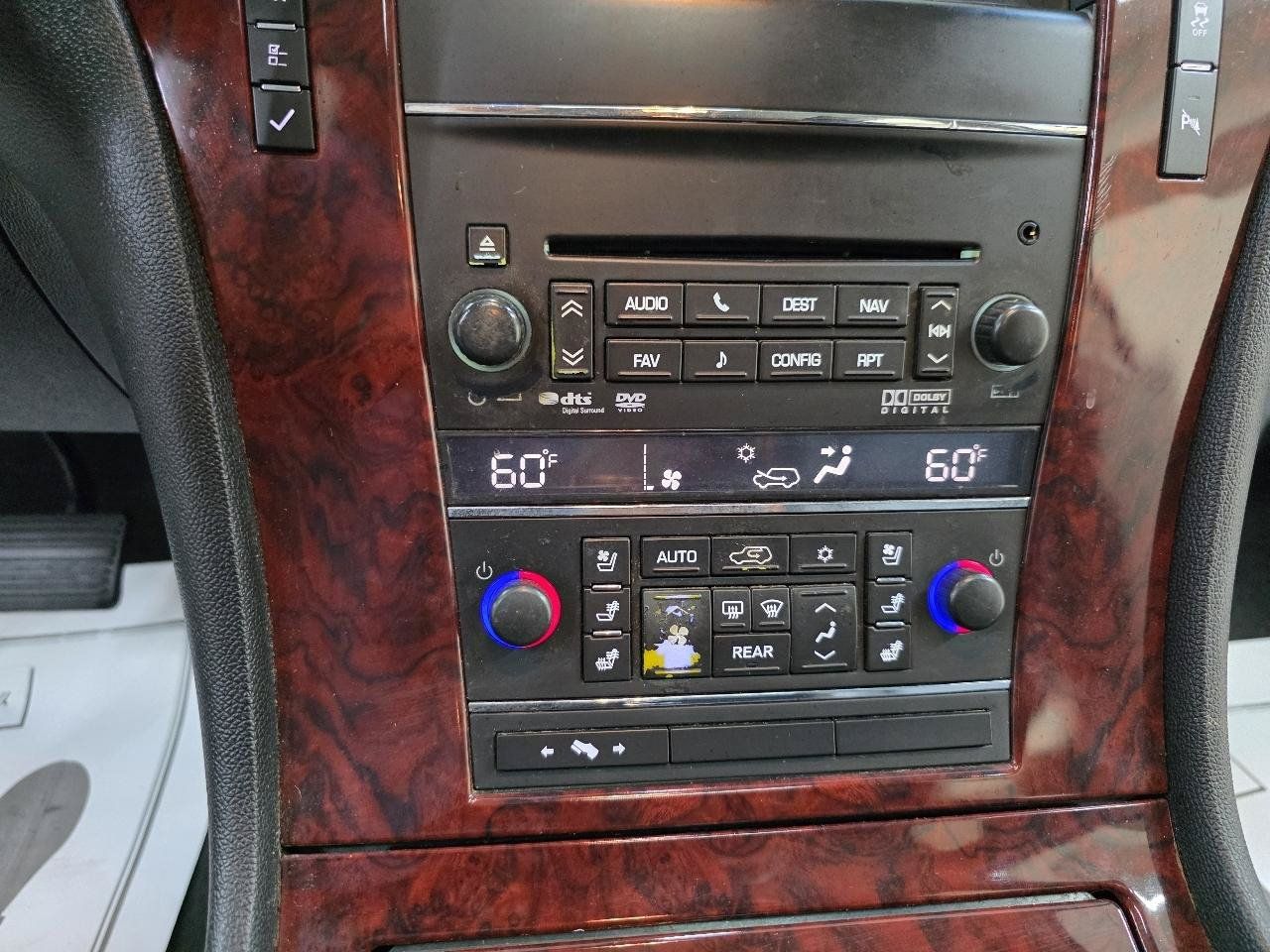 Used 2012 Cadillac Escalade Luxury RWD image 34