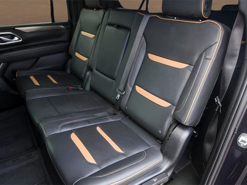 Used 2023 GMC Yukon XL AT4 w/ Technology Package image 18