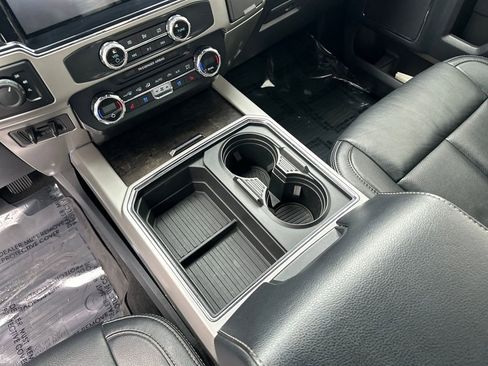 Used 2022 Ford F350 Lariat w/ Lariat Ultimate Package image 23