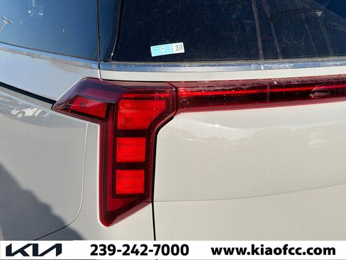 New 2026 Kia Carnival SX image 9