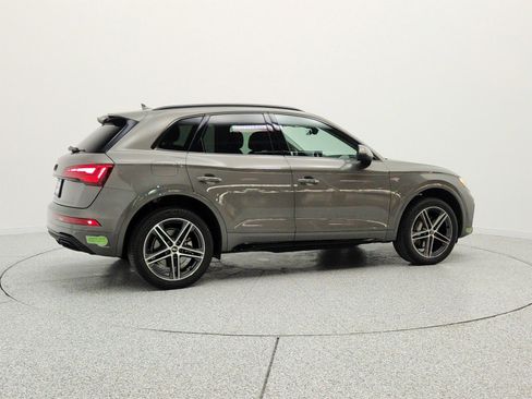 Used 2023 Audi Q5 e Premium Plus w/ Premium Plus Package AWD/4WD image 5