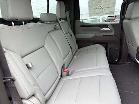 New 2026 GMC Sierra 1500 SLT AWD/4WD image 23