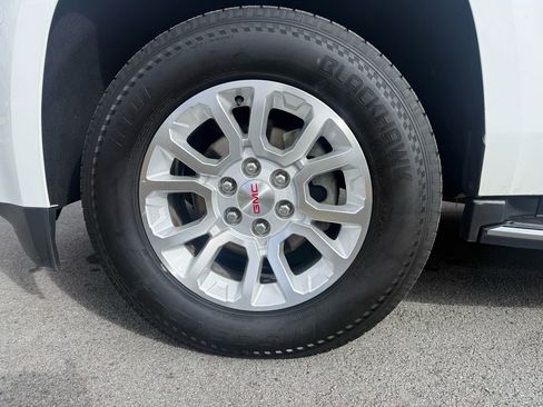 Used 2016 GMC Yukon SLT image 11