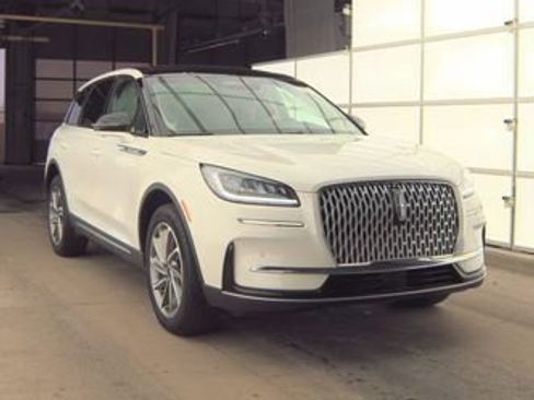 Used 2023 Lincoln Corsair AWD w/ Equipment Group 101A image 4