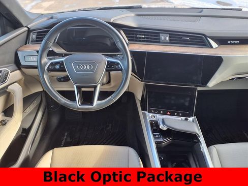 Used 2024 Audi Q8 e-tron Premium Plus w/ Premium Plus Package image 17