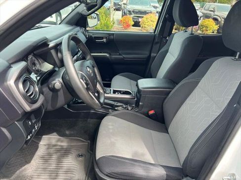 Certified 2021 Toyota Tacoma TRD Off-Road w/ Technology Package image 12