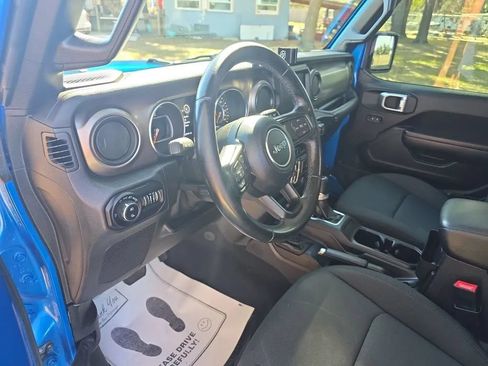 Used 2020 Jeep Gladiator Sport w/ Quick Order Package 24S AWD/4WD image 18