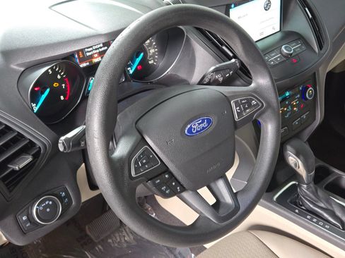 Used 2019 Ford Escape SE FWD image 21
