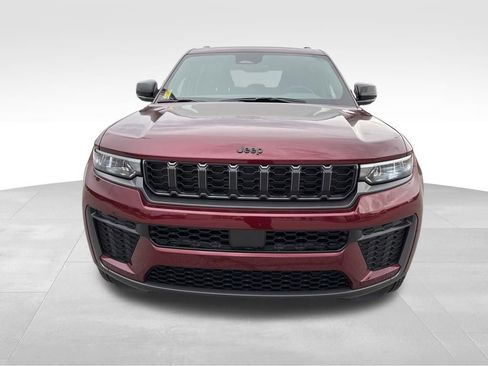 New 2026 Jeep Grand Cherokee Altitude AWD/4WD image 2