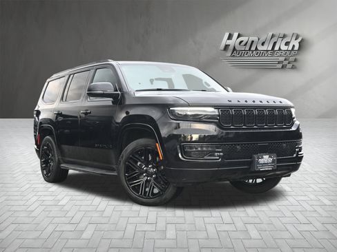 Used 2024 Jeep Wagoneer Series II image 2