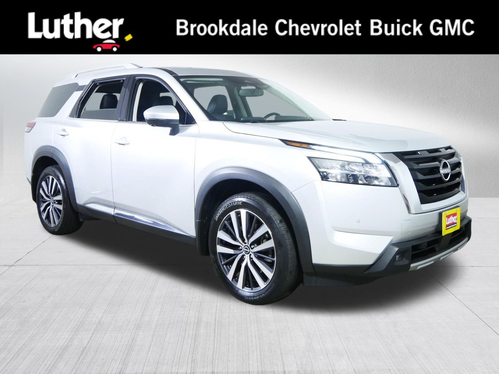 Used 2022 Nissan Pathfinder Platinum w/ Cargo Package AWD/4WD image 1