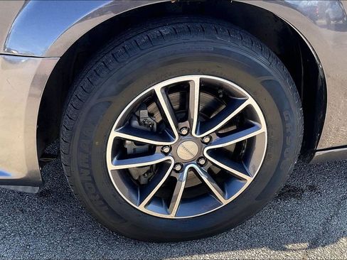 Used 2017 Dodge Grand Caravan SXT FWD image 8