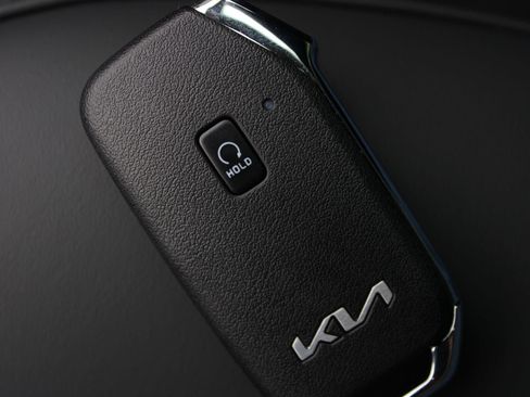 New 2026 Kia Niro Wind FWD image 18