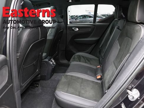 Used 2022 Volvo XC40 P8 Recharge Plus AWD/4WD image 21