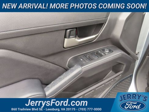 Used 2024 Toyota Tacoma TRD Off-Road w/ TRD Off Road Premium Package AWD/4WD image 15