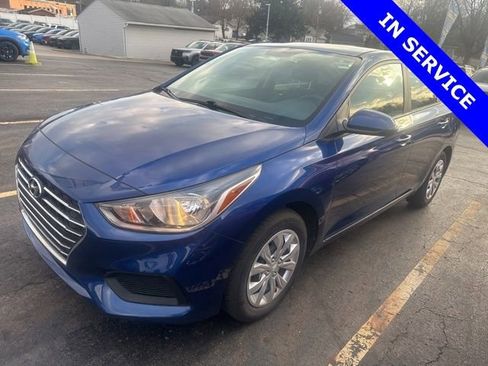 Used 2022 Hyundai Accent SE image 3
