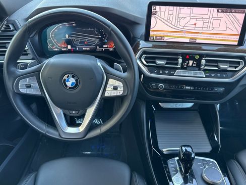 Used 2024 BMW X4 xDrive30i w/ Parking Assistance Package image 17