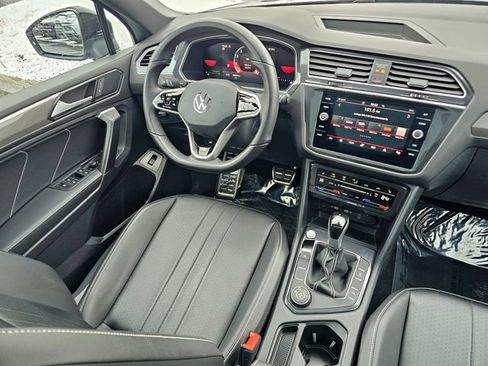 Used 2024 Volkswagen Tiguan SE R-Line image 28
