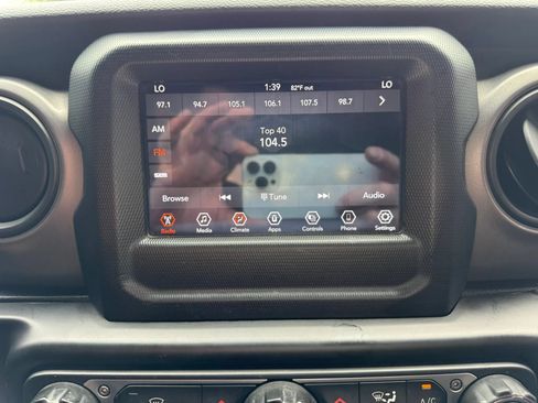 Used 2021 Jeep Wrangler Sport AWD/4WD image 22
