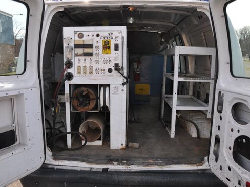 Used 2013 Ford E-250 and Econoline 250 RWD image 4