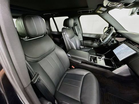 Used 2025 Land Rover Range Rover SE AWD/4WD image 28