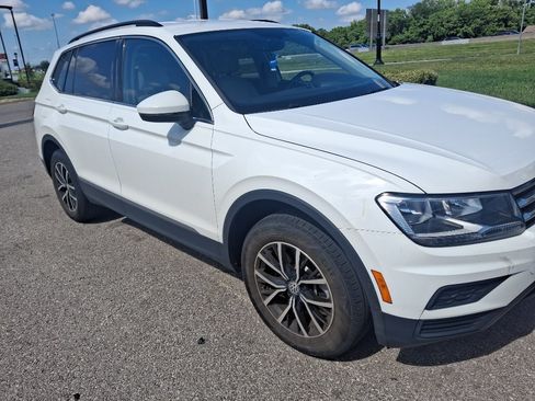 Used 2021 Volkswagen Tiguan SE AWD/4WD image 3