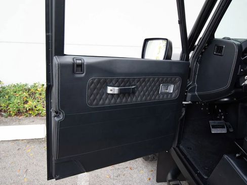 Used 1992 Land Rover Defender 110 image 30