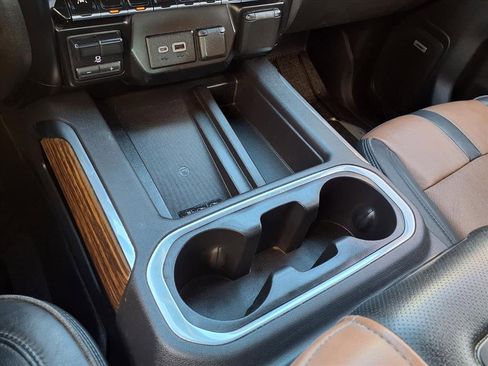 Used 2019 Chevrolet Silverado 1500 High Country w/ Technology Package image 31