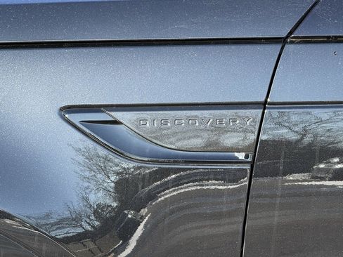 Certified 2025 Land Rover Discovery Dynamic SE image 42