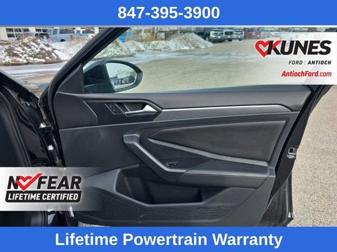 Used 2024 Volkswagen Jetta SE image 25