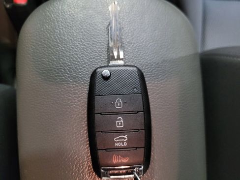Used 2017 Kia Forte LX FWD image 32