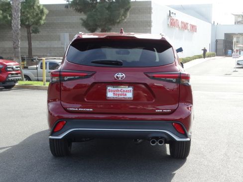New 2026 Toyota Highlander XSE image 6
