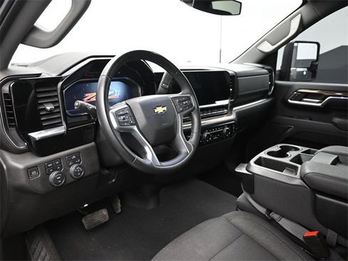 Used 2024 Chevrolet Silverado 2500 LT image 12
