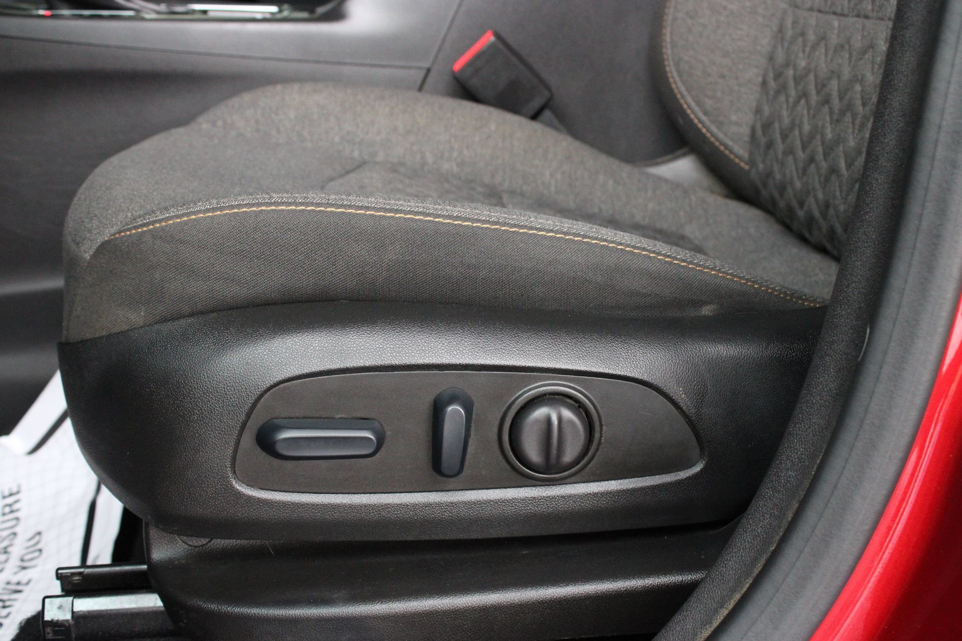Used 2023 Chevrolet Equinox LT AWD/4WD image 12