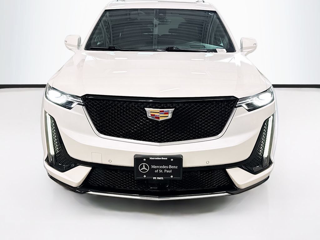 Used 2025 Cadillac XT6 Sport w/ Technology Package AWD/4WD image 2