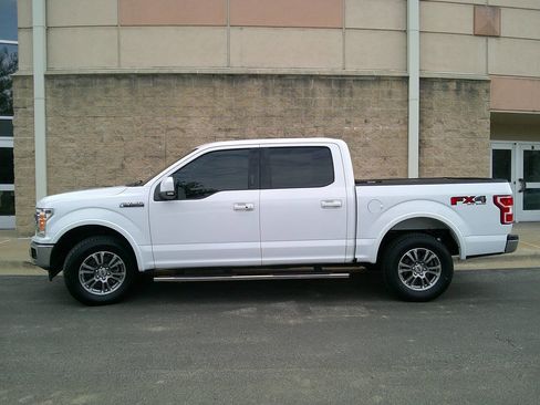 Used 2019 Ford F150 Lariat w/ FX4 Off-Road Package image 9