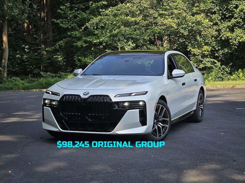 Used 2023 BMW 740i image 1