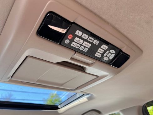 Used 2016 Honda Pilot Touring image 28