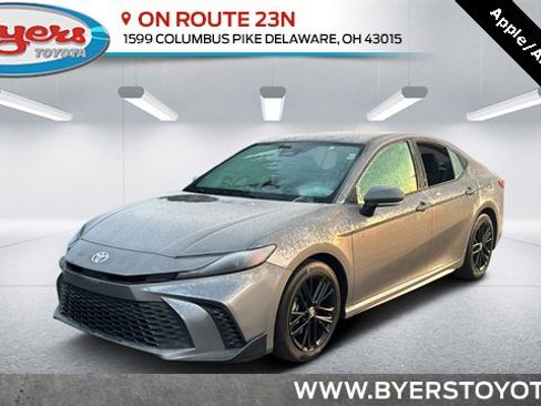 Used 2025 Toyota Camry SE image 1