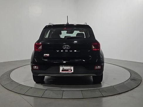 Used 2024 Hyundai Venue SEL image 4