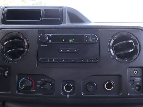 Used 2014 Ford E-250 and Econoline 250 w/ Power Group RWD image 32