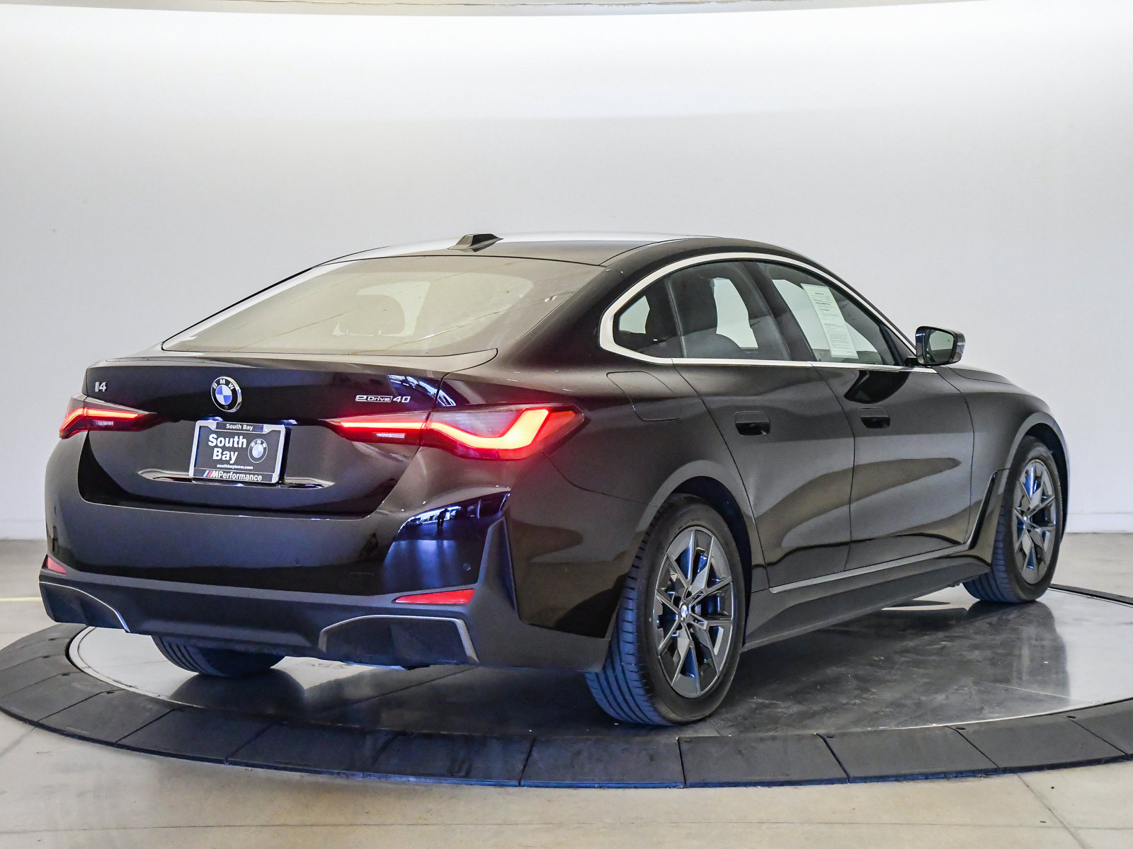 Used 2026 BMW i4 eDrive40 w/ Premium Package RWD image 5