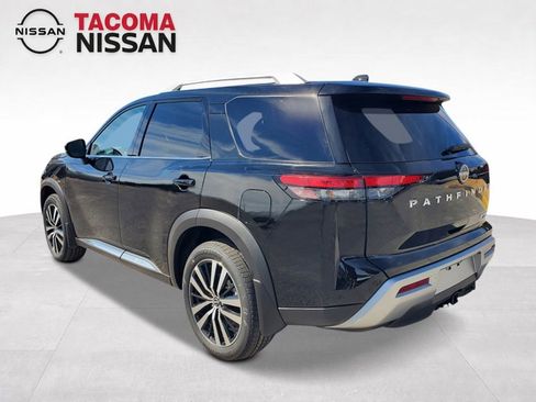 New 2025 Nissan Pathfinder Platinum image 3