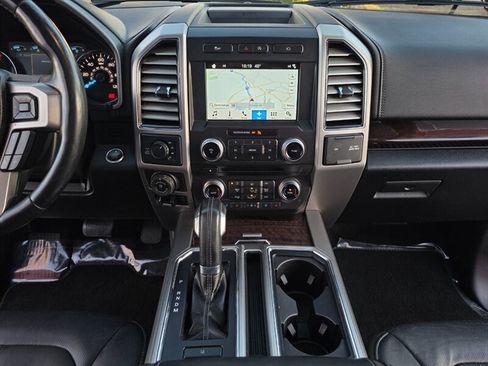 Used 2017 Ford F150 Platinum w/ Equipment Group 701A Luxury image 18