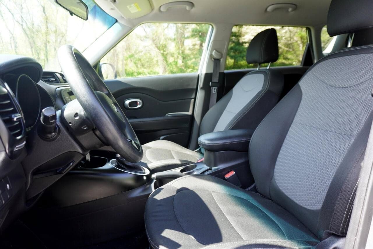 Used 2019 Kia Soul + FWD image 15