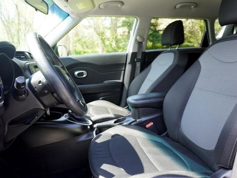 Used 2019 Kia Soul + FWD image 15