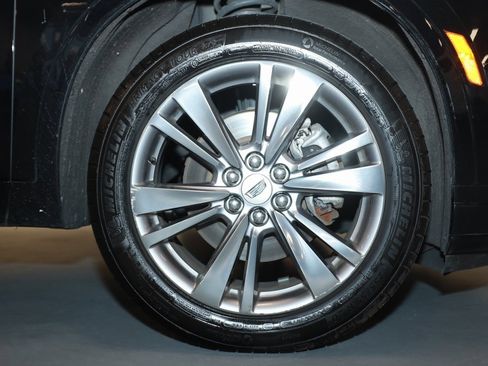 Used 2025 Cadillac XT6 Premium Luxury image 28