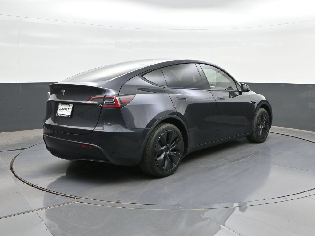 Used 2024 Tesla Model Y Long Range RWD image 11