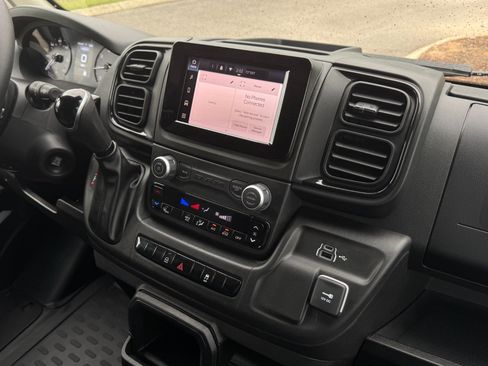 Used 2025 RAM ProMaster 2500 image 26