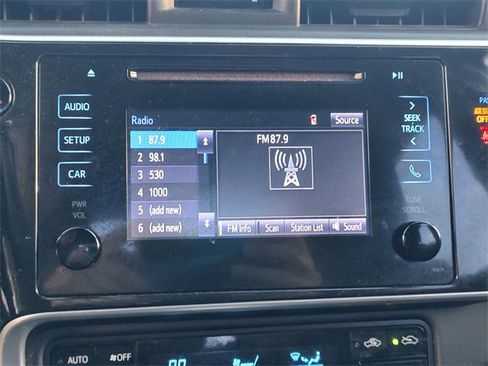 Used 2019 Toyota Corolla LE image 17